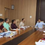 उपायुक्त की अध्यक्षता में जिला स्तरीय सार्वजनिक वितरण समिति व सतर्कता समिति की समीक्षा बैठक हुई आयोजित