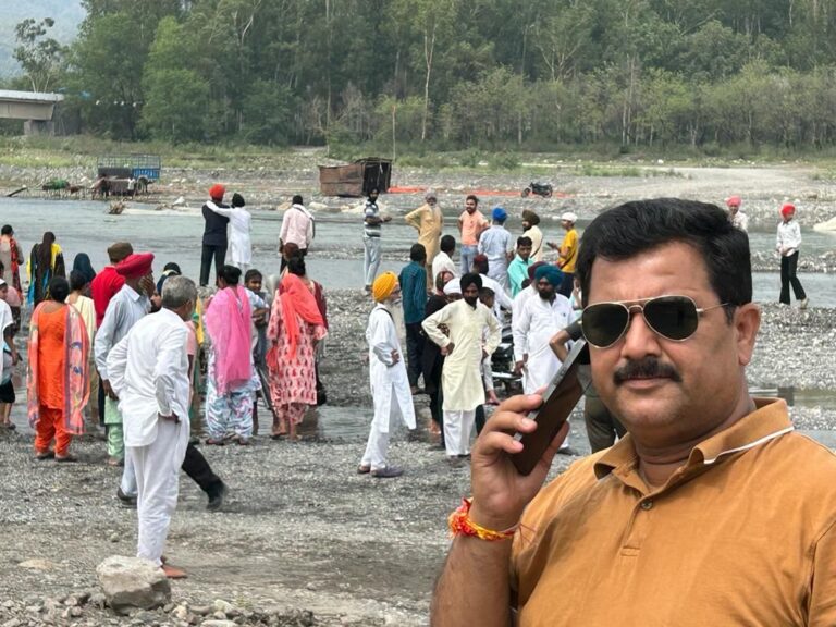 क्षेत्र की जनता के लिए बनाया वैकल्पिक मार्ग अब नहीं होगी परेशानी :- मनीष तोमर