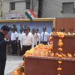 उपमंडल अधिकारी गुंजीत चीमा ने ध्वजा-रोहण कर मार्चपास्ट की सलामी ली..