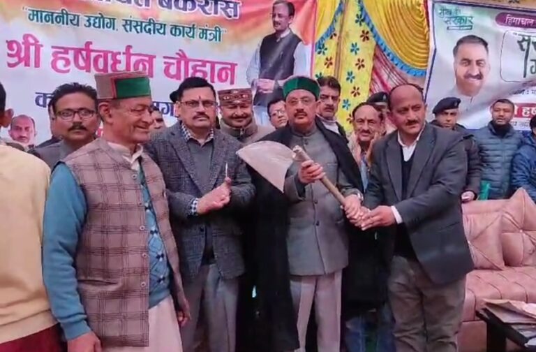 विभागीय प्रदर्शनियों में मिली सरकार की योजनाओं की जानकारी से लोग खुश