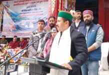 लोक निर्माण मंत्री विक्रमादित्य सिंह ने दोलांजी मोनेस्ट्री में आयोजित कार्यक्रम में बतौर मुख्य अतिथि भाग लिया