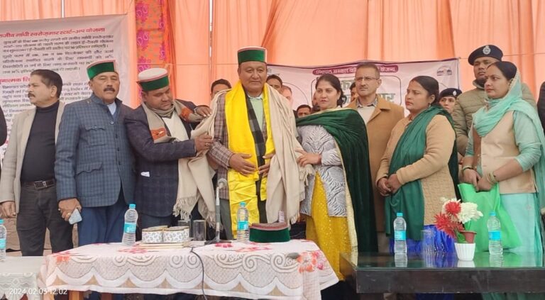 पांवटा साहिब विधानसभा के सालवाला में सरकार गांव के द्वार कार्यक्रम आयोजित, 115 आवेदनों में 93 मांगे व 22 शिकायतें दर्ज, 40 का मौके पर समाधान