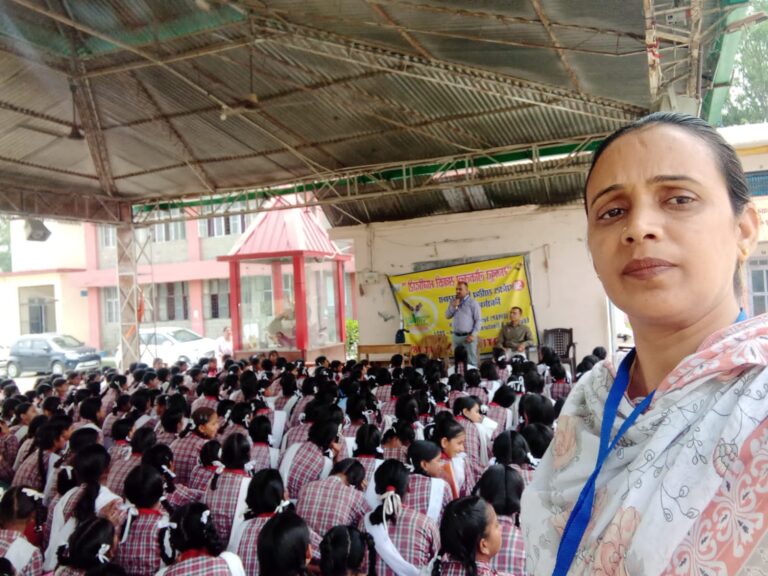 पांवटा साहिब में विद्यार्थियों को समझाया वोट का महत्व