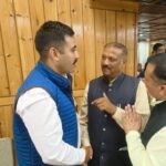 बद्रीपुर-पुरुवाला-संतोखगढ़ सड़क मार्ग और अन्य विकास कार्यों पर पीडब्लूडी मंत्री से चर्चा.