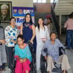 रोटरी पांवटा सखी ने डेंटल कॉलेज में दो जरूरतमंदों को व्हीलचेयर प्रदान की