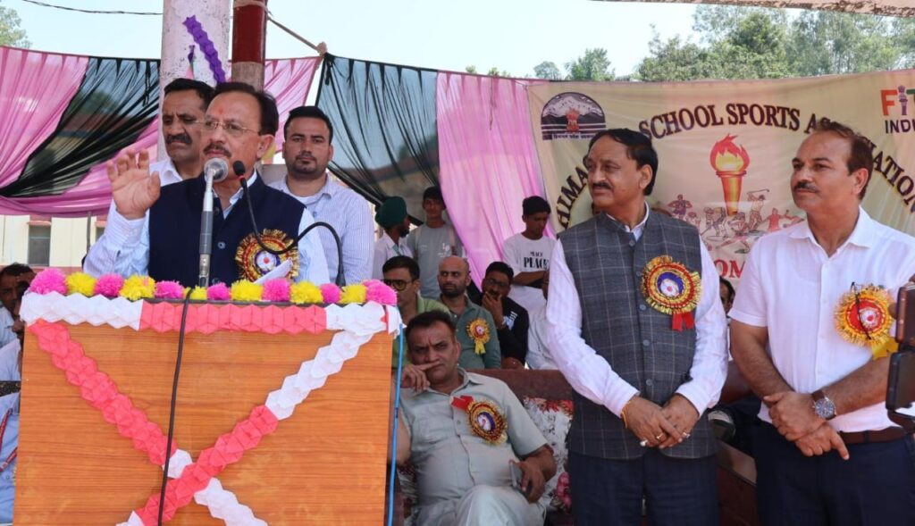 हर्षवर्धन चौहान ने पांवटा साहिब में किया राज्य स्तरीय खेल कूद प्रतियोगिताओं का शुभारंभ नौकरियों में प्रदेश के खिलाड़ियों को मिल रही प्राथमिकता