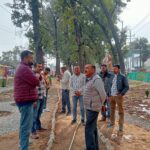 पूर्व विधायक किरनेश जंग ने किया गोंदपुर में निर्माणाधीन पार्क का निरीक्षण.. पूर्व विधायक किरनेश जंग ने किया गोंदपुर में निर्माणाधीन पार्क का निरीक्षण..