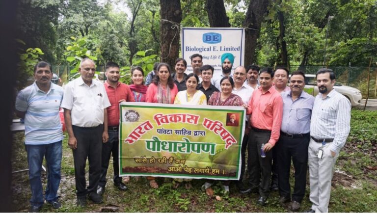 संस्थागत साझेदारी से पर्यावरण की ओर कदम – वन महोत्सव 2025 में हुआ सफल पौधरोपण अभियान..